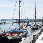 Apartman In Alfama, Near Metro&cafés - Ttl126 *