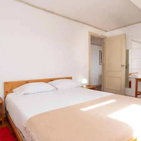 Appartamento In Alfama, Near Metro&cafés - Ttl126