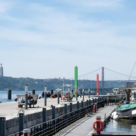 Apartamento In Alfama, Near Metro&cafés - Ttl126 *